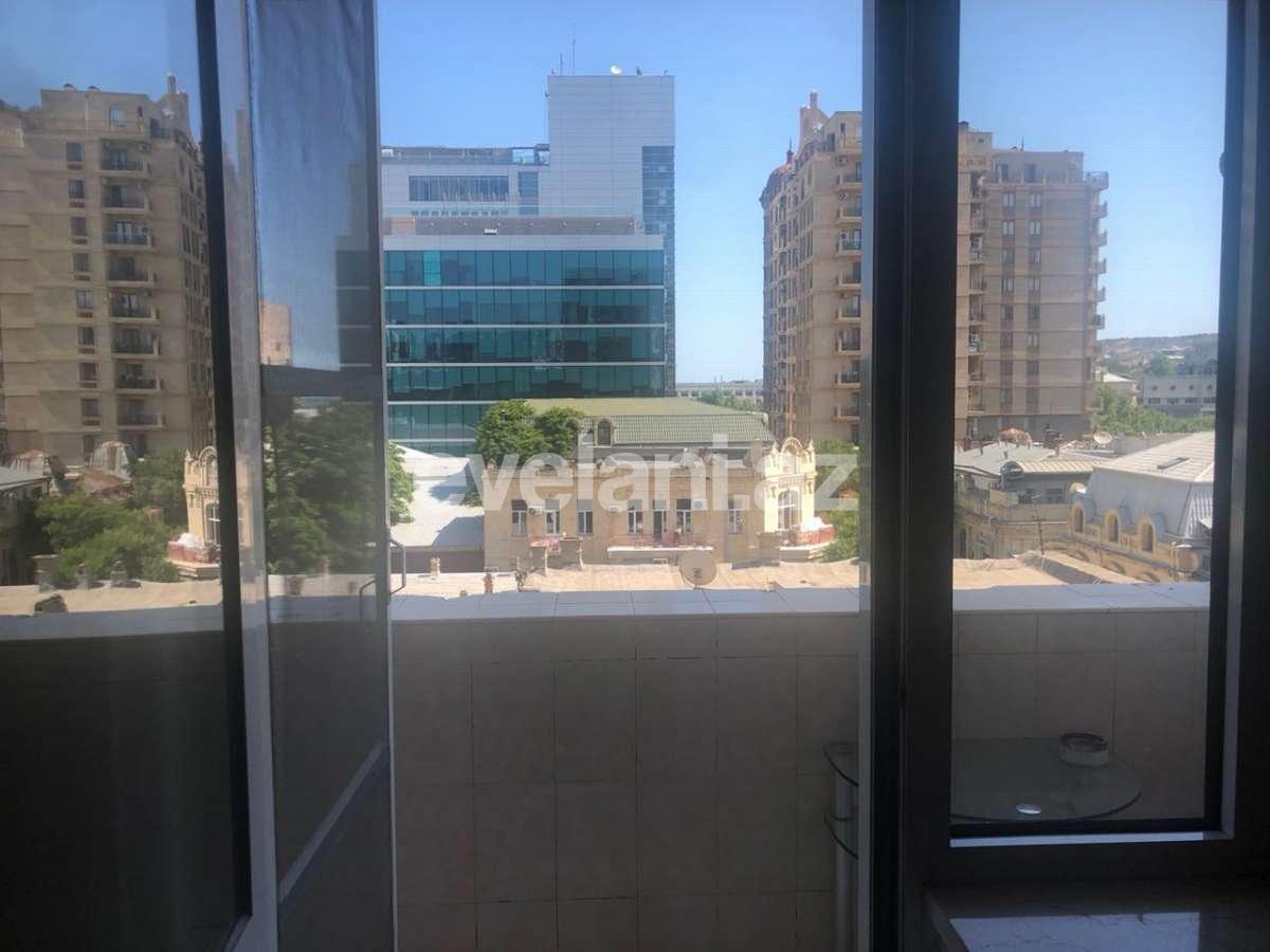 Kirayə verilir, yeni tikili, 4 otaqlı, 151 m², Bakı, Səbail r, Sahil m.