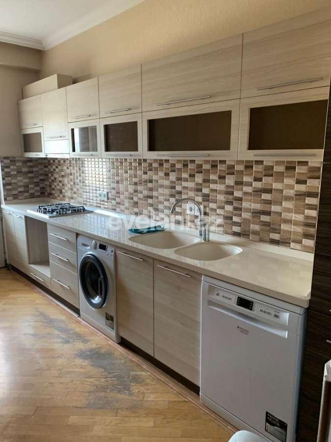 Kirayə verilir, yeni tikili, 3 otaqlı, 135 m², Bakı, Səbail r, 28 may m.