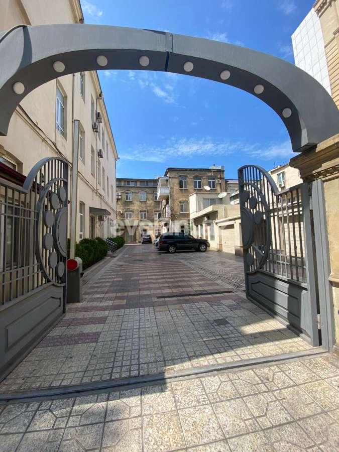 Kirayə verilir, köhnə tikili, 2 otaqlı, 65 m², Bakı, Səbail r, Sahil m.