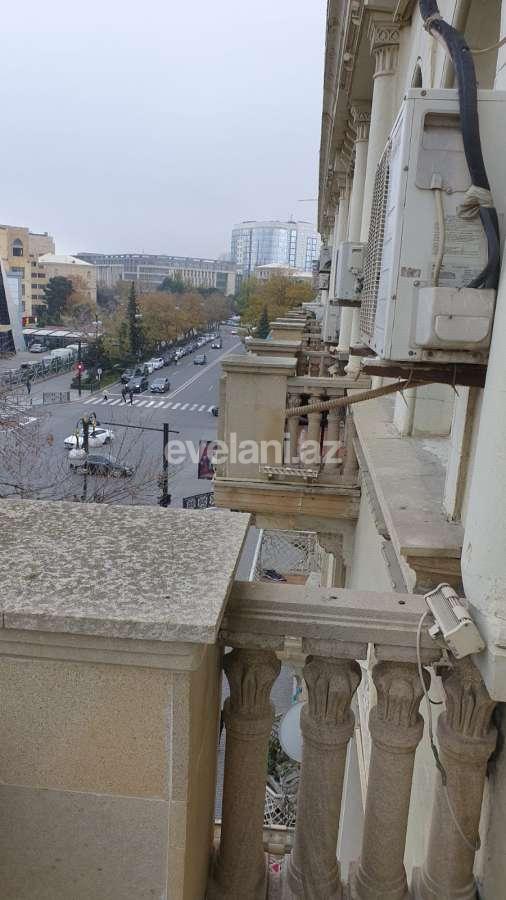 Sale, old building, 2 room, 79 m², Baku, Yasamal r, Elmlar Akademiyası m.