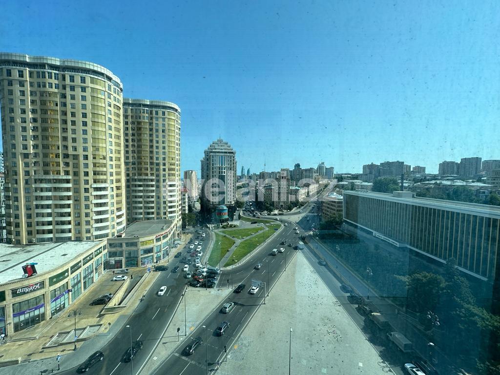 Satılır, köhnə tikili, 3 otaqlı, 85 m², Bakı, Yasamal r, Nizami m.