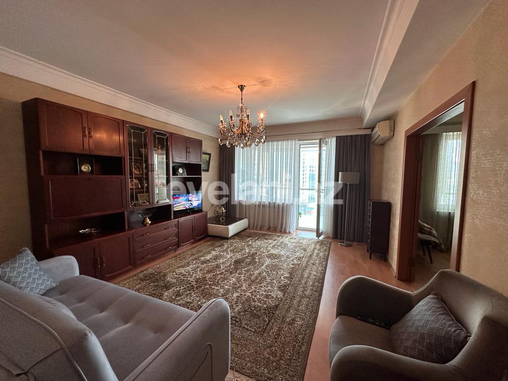 Satılır, köhnə tikili, 3 otaqlı, 85 m², Bakı, Yasamal r, Nizami m.