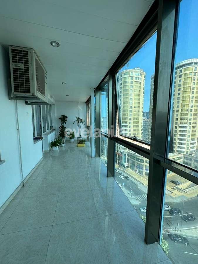 Satılır, köhnə tikili, 3 otaqlı, 85 m², Bakı, Yasamal r, Nizami m.