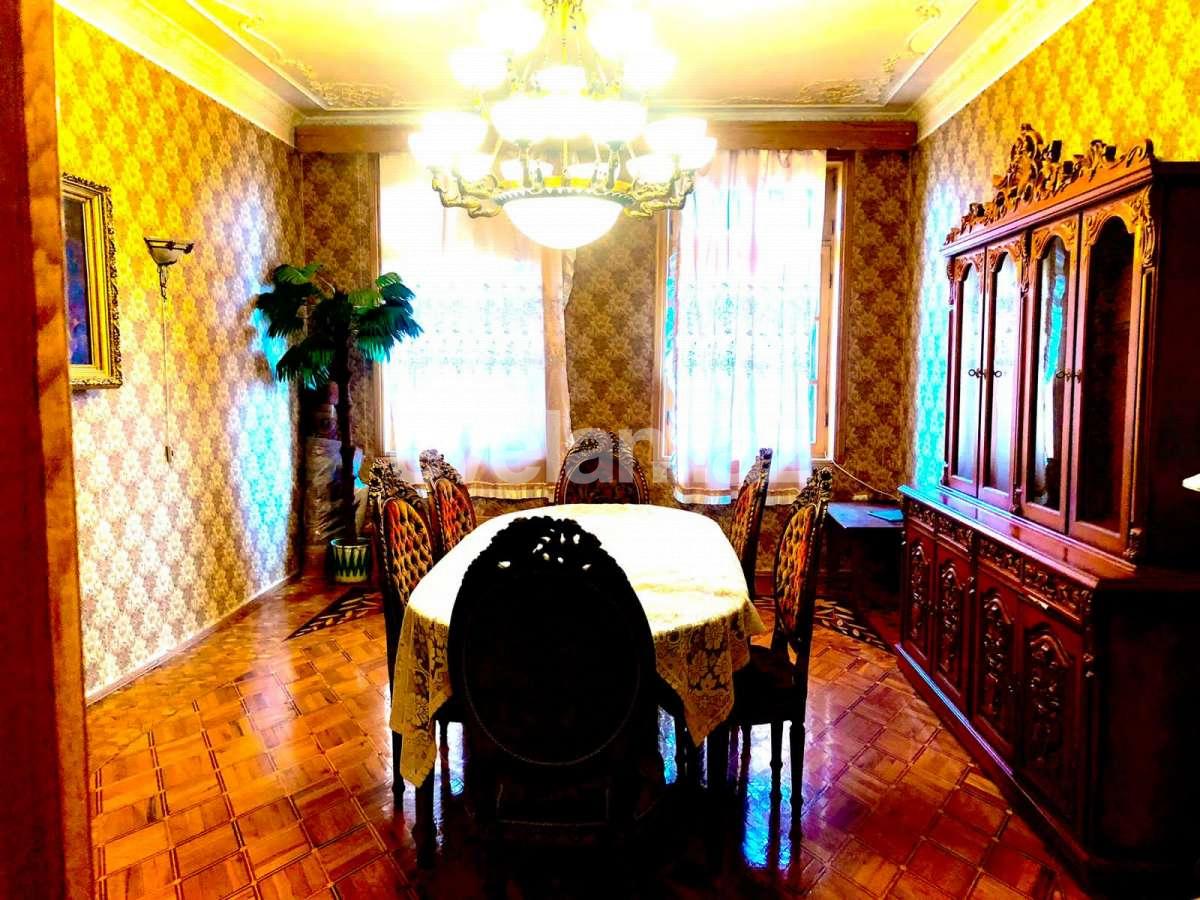 Satılır, köhnə tikili, 4 otaqlı, 122 m², Bakı, Səbail r.