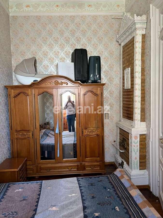 Satılır, köhnə tikili, 5 otaqlı, 230 m², Bakı, Səbail r, İçəri Şəhər m.