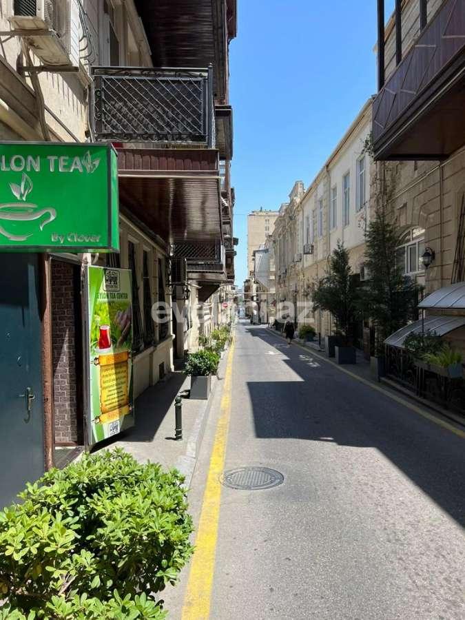 Satılır, köhnə tikili, 5 otaqlı, 230 m², Bakı, Səbail r, İçəri Şəhər m.