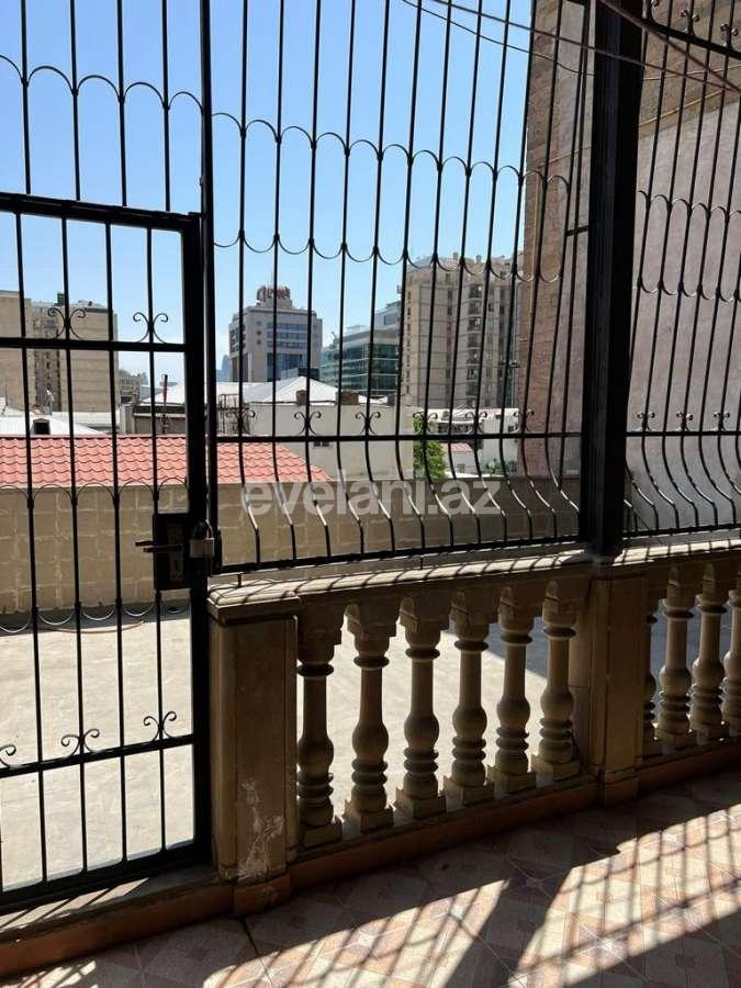 Satılır, köhnə tikili, 5 otaqlı, 230 m², Bakı, Səbail r, İçəri Şəhər m.