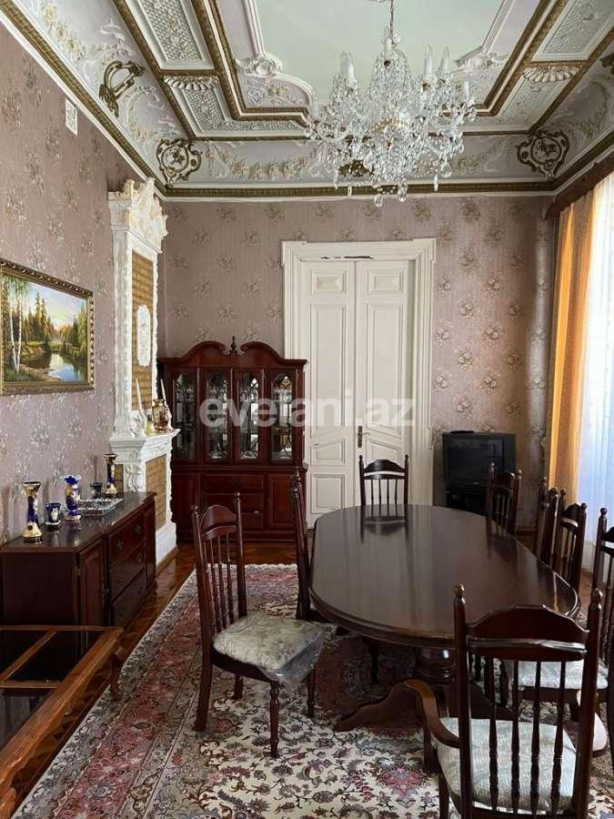 Satılır, köhnə tikili, 5 otaqlı, 230 m², Bakı, Səbail r, İçəri Şəhər m.