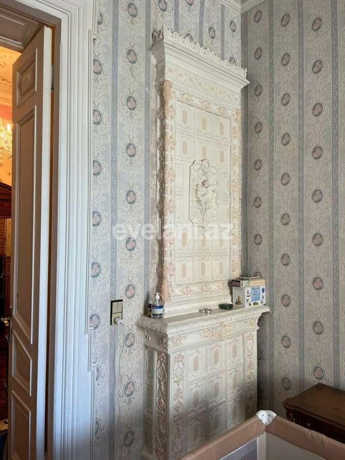 Satılır, köhnə tikili, 5 otaqlı, 230 m², Bakı, Səbail r, İçəri Şəhər m.