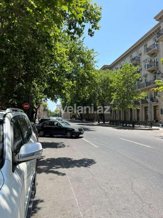 Satılır, köhnə tikili, 5 otaqlı, 230 m², Bakı, Səbail r, İçəri Şəhər m.