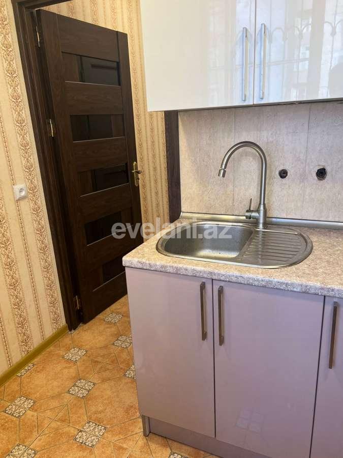 Satılır, köhnə tikili, 2 otaqlı, 50 m², Bakı, Yasamal r, Elmlər Akademiyası m.