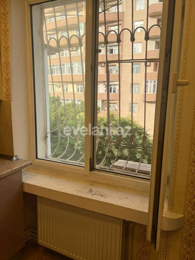 Satılır, köhnə tikili, 2 otaqlı, 50 m², Bakı, Yasamal r, Elmlər Akademiyası m.