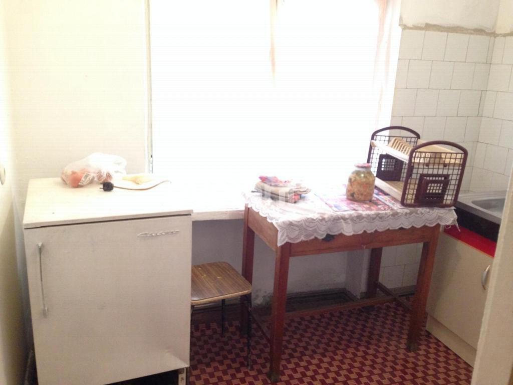 Satılır, köhnə tikili, 3 otaqlı, 80 m², Bakı, Yasamal r, Elmlər Akademiyası m.