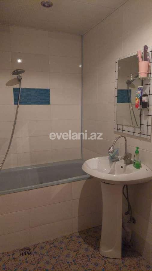 Kirayə verilir, köhnə tikili, 3 otaqlı, 65 m², Bakı, Binəqədi r, 8-ci mikrorayon q, Azadlıq prospekti m.