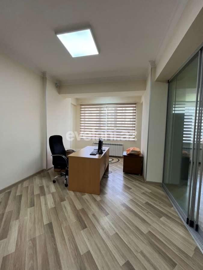 Kirayə verilir, ofis, 16 otaqlı, 400 m², Bakı, Yasamal r, Elmlər Akademiyası m.