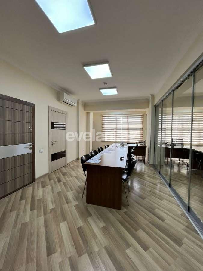 Kirayə verilir, ofis, 16 otaqlı, 400 m², Bakı, Yasamal r, Elmlər Akademiyası m.