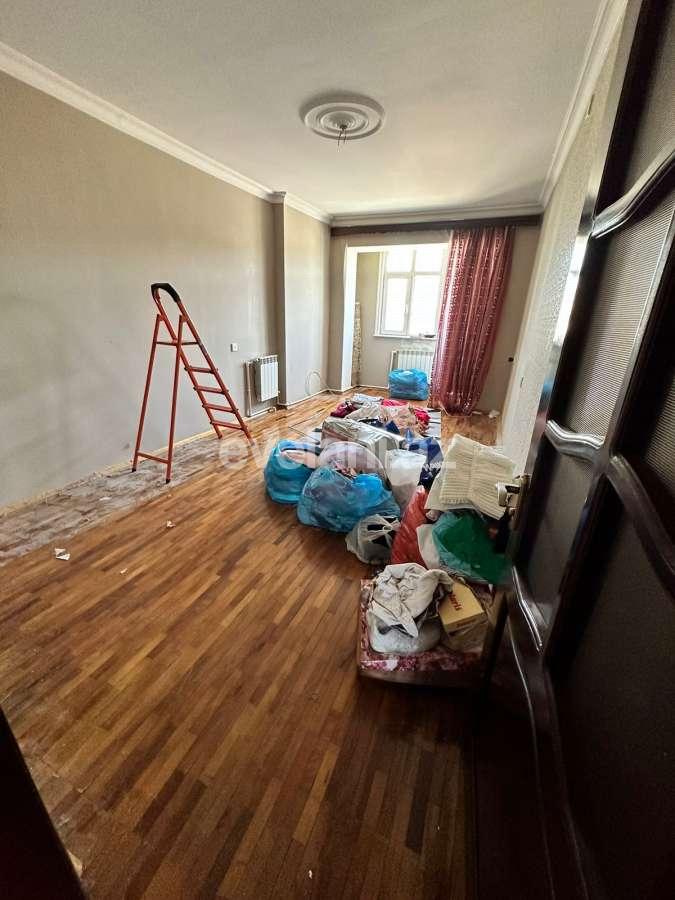 Satılır, köhnə tikili, 5 otaqlı, 120 m², Bakı, Xətai r, Əhmədli q, Əhmədli m.