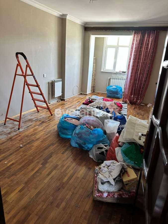 Satılır, köhnə tikili, 5 otaqlı, 120 m², Bakı, Xətai r, Əhmədli q, Əhmədli m.