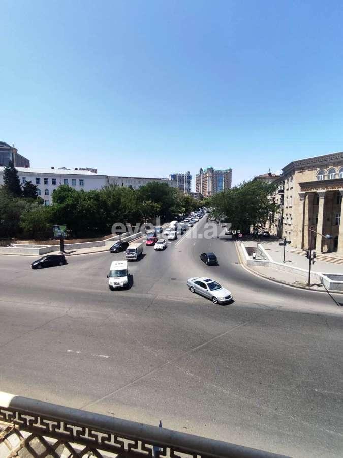 Продаётся, вторичка, 2-комнаты, 45 m², Баку, Ясамальский r, Элмляр Академиясы m.