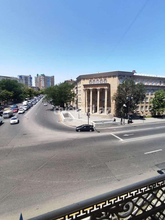 Продаётся, вторичка, 2-комнаты, 45 m², Баку, Ясамальский r, Элмляр Академиясы m.