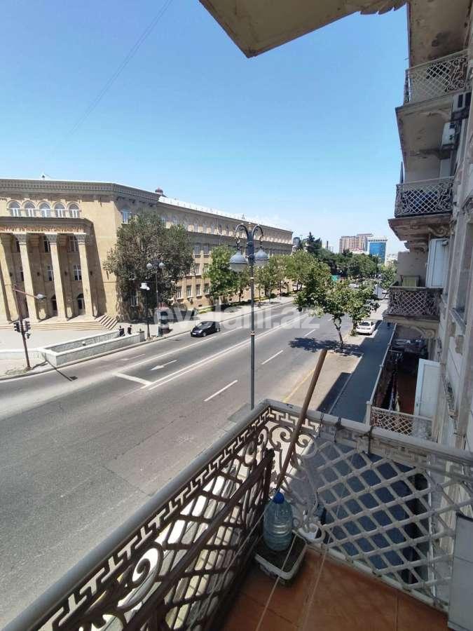 Продаётся, вторичка, 2-комнаты, 45 m², Баку, Ясамальский r, Элмляр Академиясы m.