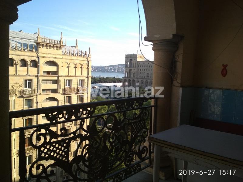 Sale, old building, 3 room, 85 m², Baku, Sabail r, 28 may m.