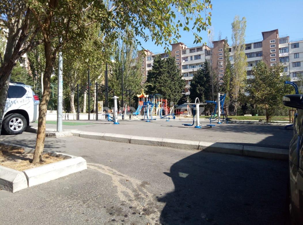 Kirayə verilir, köhnə tikili, 5 otaqlı, 110 m², Bakı, Nizami r, Xalqlar Dostluğu m.