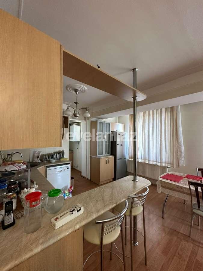 Satılır, köhnə tikili, 3 otaqlı, 100 m², Bakı, Yasamal r, Elmlər Akademiyası m.