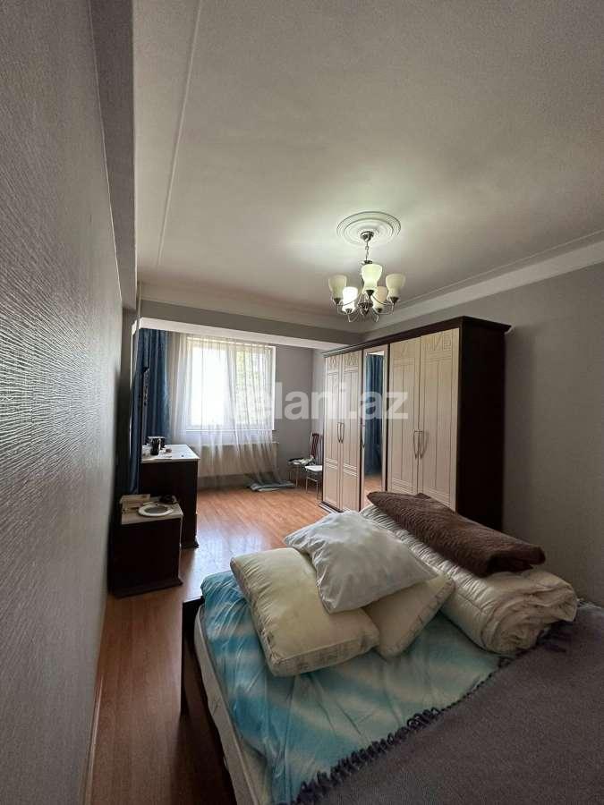 Satılır, köhnə tikili, 3 otaqlı, 100 m², Bakı, Yasamal r, Elmlər Akademiyası m.