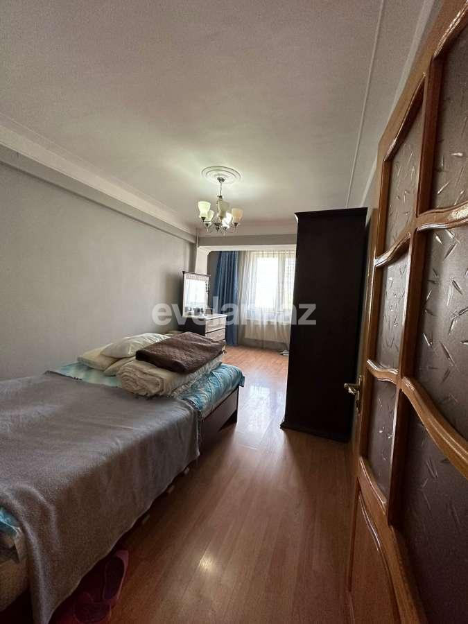 Satılır, köhnə tikili, 3 otaqlı, 100 m², Bakı, Yasamal r, Elmlər Akademiyası m.