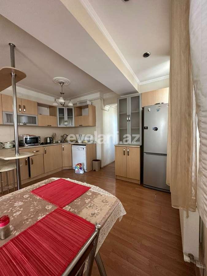 Satılır, köhnə tikili, 3 otaqlı, 100 m², Bakı, Yasamal r, Elmlər Akademiyası m.