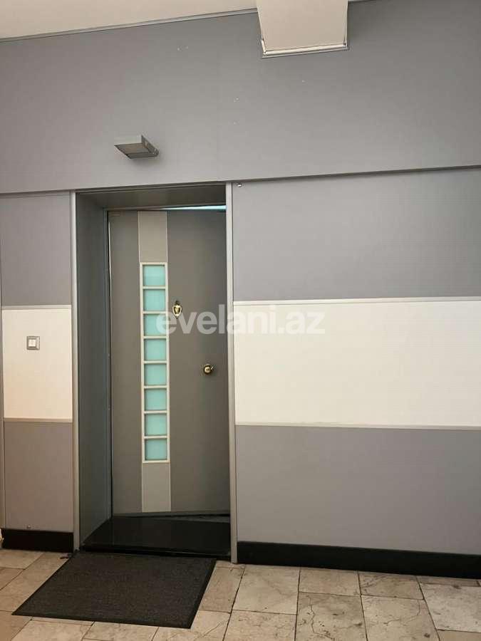 Satılır, yeni tikili, 6 otaqlı, 240 m², Bakı, Binəqədi r, 8-ci mikrorayon q, Azadlıq prospekti m.