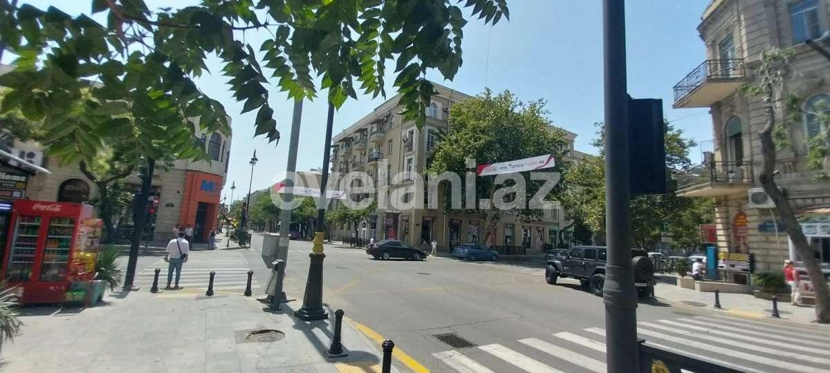 Rent, old building, 2 room, 55 m², Baku, Nasimi r, 28 may m.