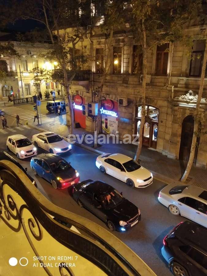 Satılır, köhnə tikili, 4 otaqlı, 90 m², Bakı, Səbail r, Sahil m.