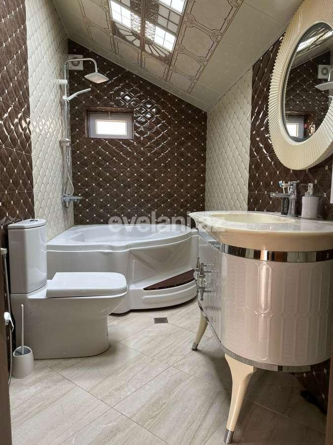 Satılır, həyət evi / bağ, 5 otaqlı, 174 m², Bakı, Səbail r, Badamdar q.