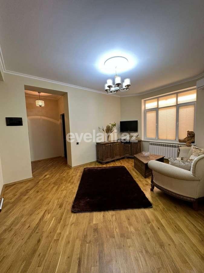 Satılır, həyət evi / bağ, 5 otaqlı, 174 m², Bakı, Səbail r, Badamdar q.