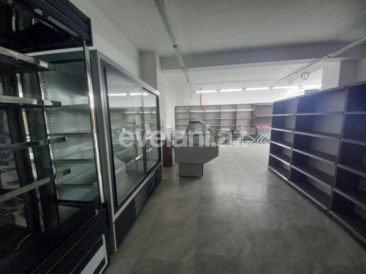 Satılır, obyekt, 205 m², Bakı, Binəqədi r, 9-cu mikrorayon q.