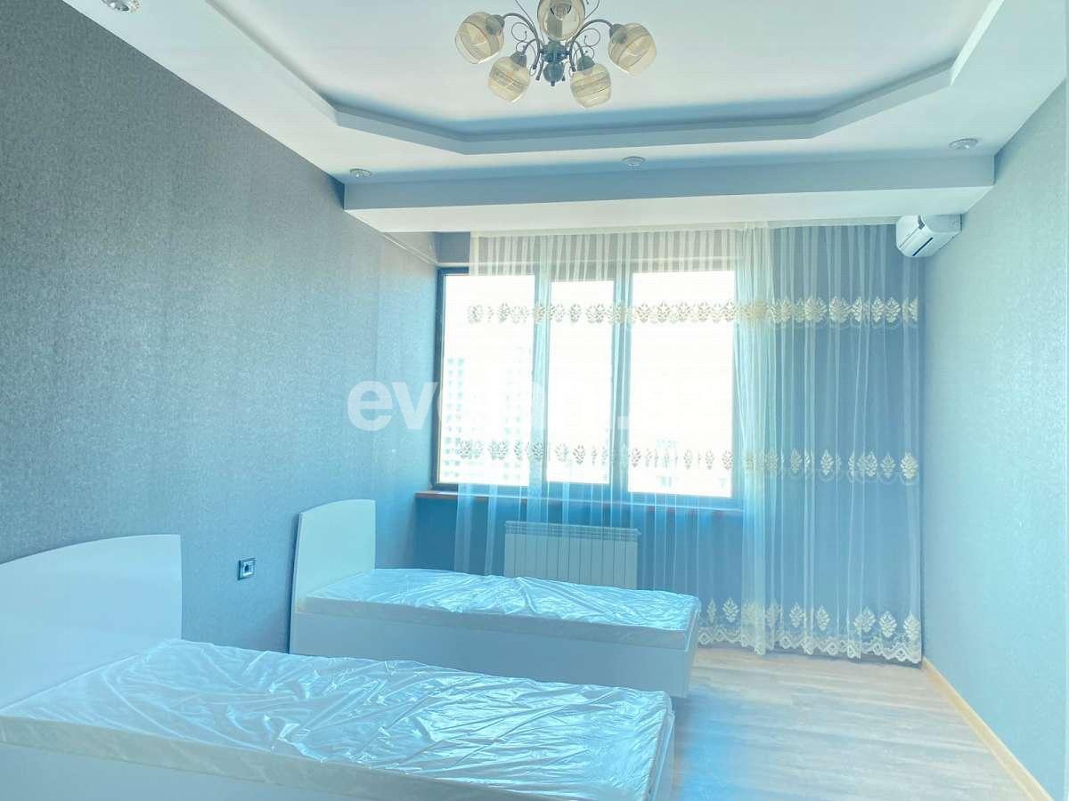 Rent, new building, 3 room, 118 m², Baku, Nasimi r.