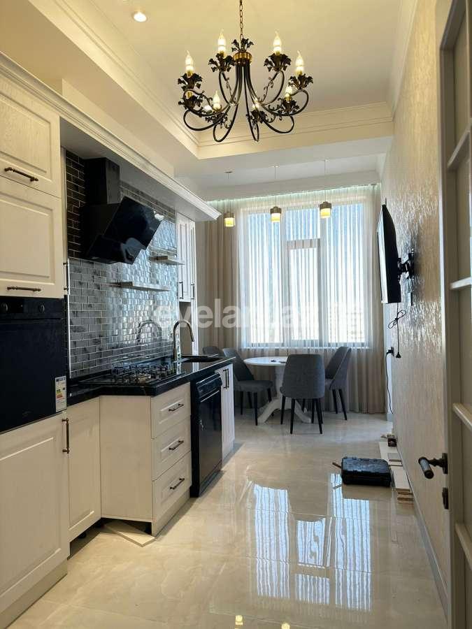 Satılır, yeni tikili, 3 otaqlı, 105 m², Bakı, Yasamal r, Elmlər Akademiyası m.