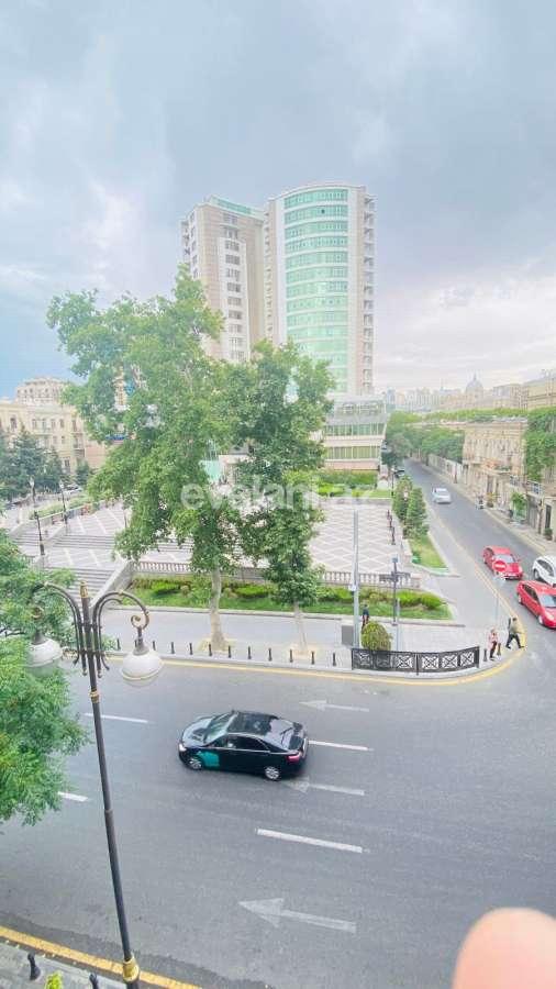 Сдаётся, вторичка, 3-комнаты, 90 m², Баку, Насиминский r, Сахил m.