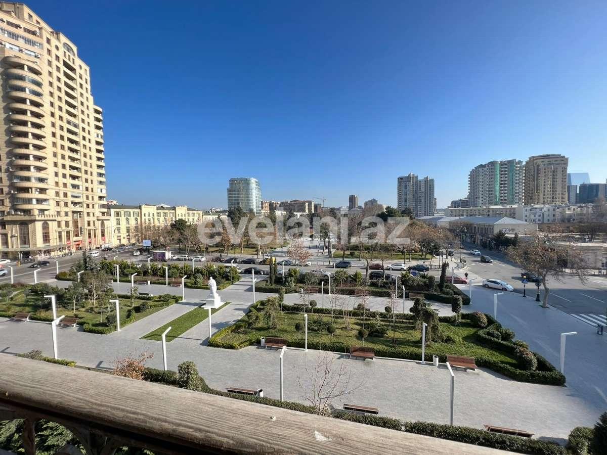 Satılır, yeni tikili, 4 otaqlı, 201 m², Bakı, Nəsimi r, 28 may m.