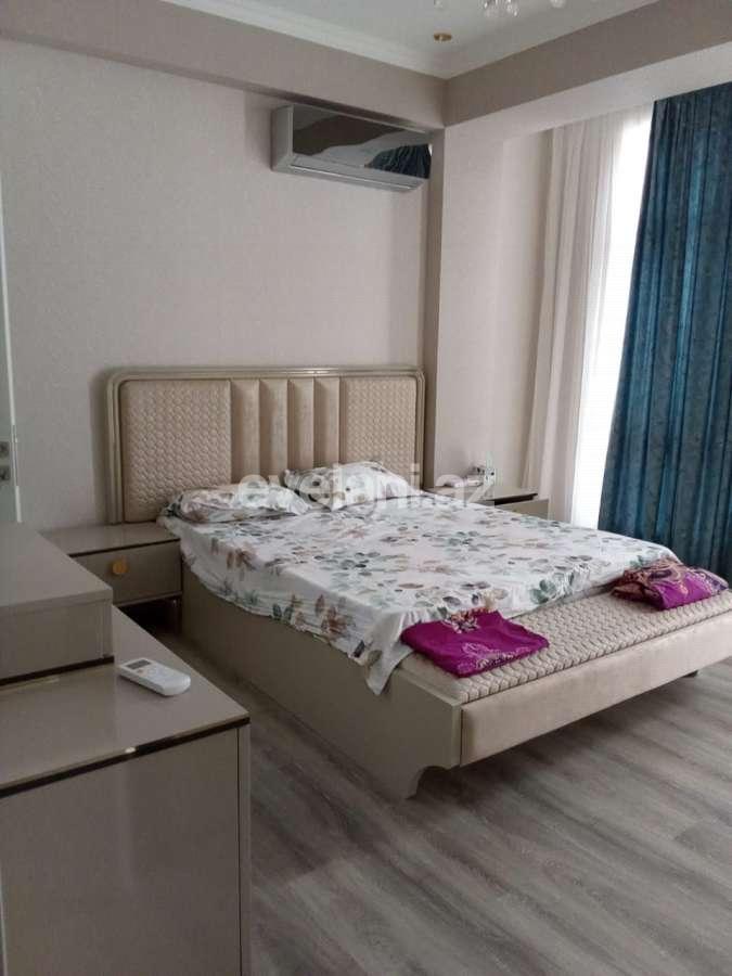 Satılır, həyət evi / bağ, 3 otaqlı, 150 m², Bakı, Abşeron r, Novxanı q, Azadlıq prospekti m.