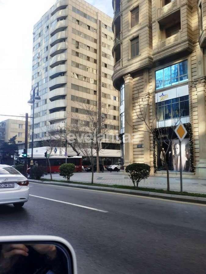 Satılır, köhnə tikili, 5 otaqlı, 118 m², Bakı, Nəsimi r, 28 may m.