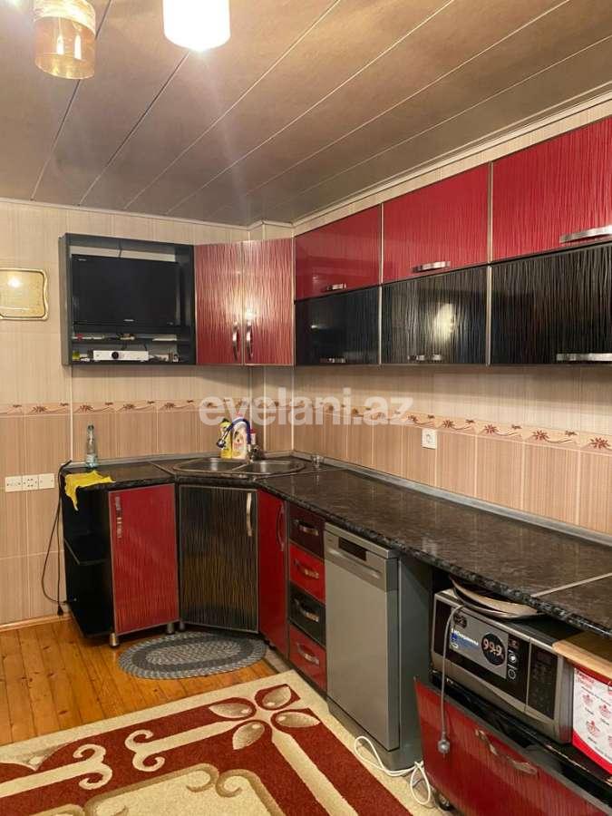 Satılır, köhnə tikili, 3 otaqlı, 150 m², Bakı, Binəqədi r, 8-ci mikrorayon q.