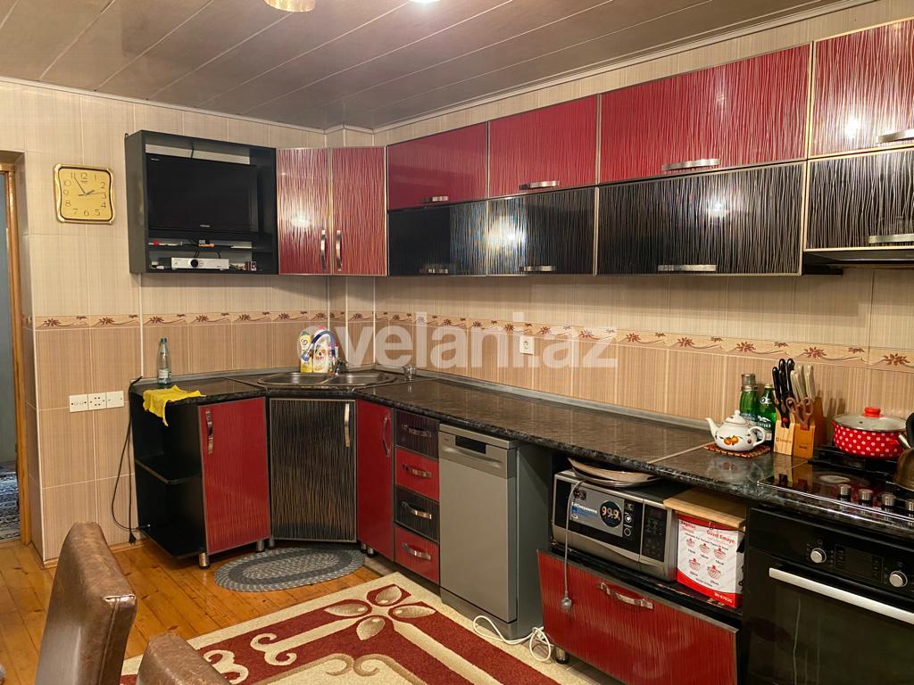 Satılır, köhnə tikili, 3 otaqlı, 150 m², Bakı, Binəqədi r, 8-ci mikrorayon q.