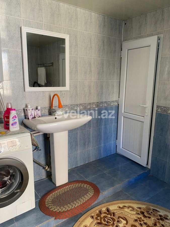 Satılır, köhnə tikili, 3 otaqlı, 150 m², Bakı, Binəqədi r, 8-ci mikrorayon q.