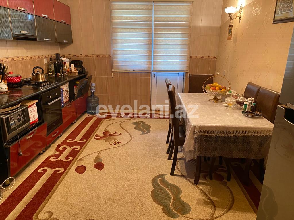 Satılır, köhnə tikili, 3 otaqlı, 150 m², Bakı, Binəqədi r, 8-ci mikrorayon q.