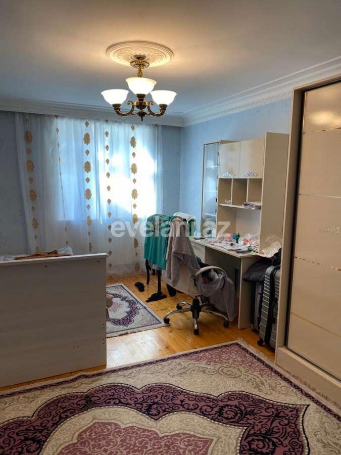 Satılır, köhnə tikili, 3 otaqlı, 150 m², Bakı, Binəqədi r, 8-ci mikrorayon q.