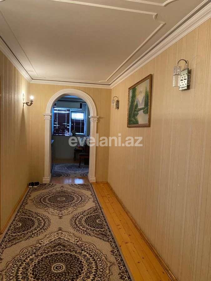 Satılır, köhnə tikili, 3 otaqlı, 150 m², Bakı, Binəqədi r, 8-ci mikrorayon q.