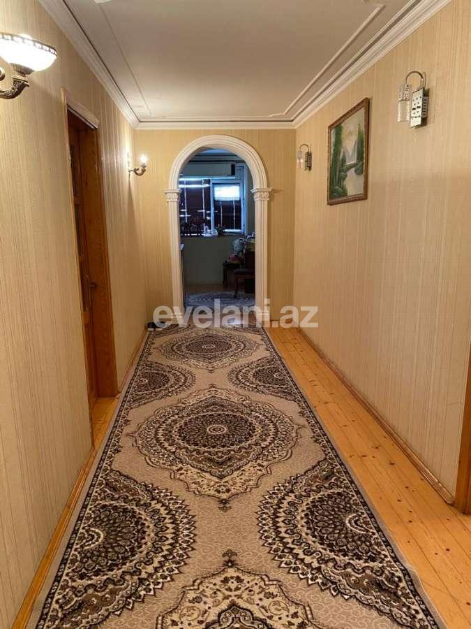 Satılır, köhnə tikili, 3 otaqlı, 150 m², Bakı, Binəqədi r, 8-ci mikrorayon q.